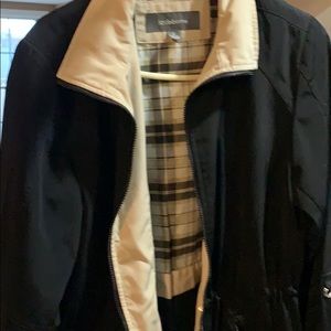 Liz Claiborne small back/beige two tone raincoat